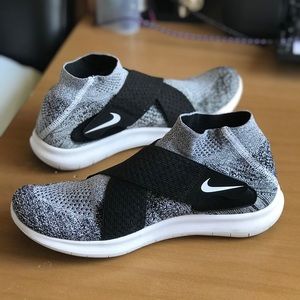 Nike Free Run Motion FlyKnit - Women’s